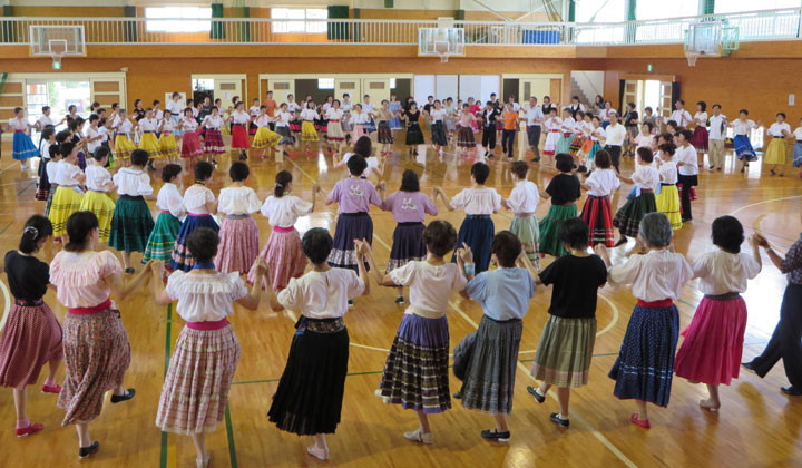 岡山城で踊ろう楽しいフォークダンス