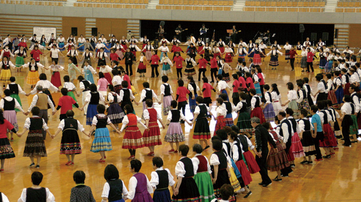 岡山城で踊ろう　楽しいフォークダンス